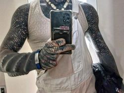 Transformasi Cowok yang Rela Potong Jari Demi Jadi Black Alien