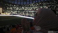 Nampak lampu menyala kelap kelip saat grand launching JIS.
