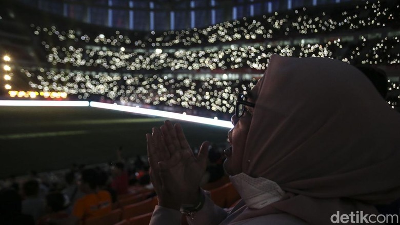 Potret Gemerlap Grand Launching JIS Begini suasana acara grand launching JIS, Jakarta, Minggu (24/7/2022). Dalam acara ini Anies resmi memberikan stadion kepada The Jakmania dan warga Jakarta.