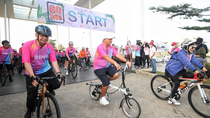 Potret Keseruan Gowes Ceria di HUT-76 BNI PT Bank Negara Indonesia (BNI) menggelar Gowes Ceria BNI46, yang merupakan rangkaian kegiatan menyambut Hari Ulang Tahun ke-76.