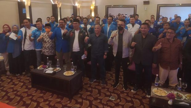 Ridwan Kamil dan KNPI Jabar.