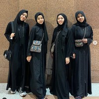 Begini potret Sohwa bersama ketiga saudara perempuannya. Sohwa sendiri merupakan anak kedua sekaligus anak perempuan pertama dari pasangan Halilintar Anofial Asmid dan Lenggogeni Faruk. Foto: Instagram/@sohwahalilintar