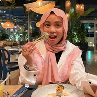 Pemilik nama lengkap Sohwa Mutamimah Halilintar itu lahir di Jakarta pada 25 April 1996. Dengan demikian kini usia Sohwa sudah genap 26 tahun. Foto: Instagram/@sohwahalilintar