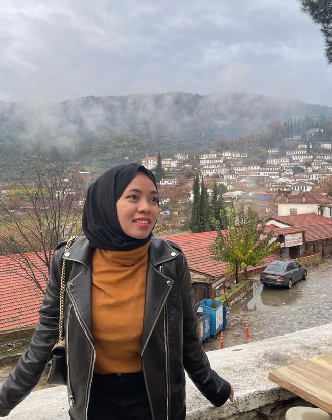 Saat ini Sohwa sedang ramai dijodoh-jodohkan dengan kakak Fadil Jaidi, Yislam Al Jaidi. Yislam sendiri merupakan seorang dokter yang sedang koas sebagai dokter spesialis jantung. Foto: Instagram/@sohwahalilintar