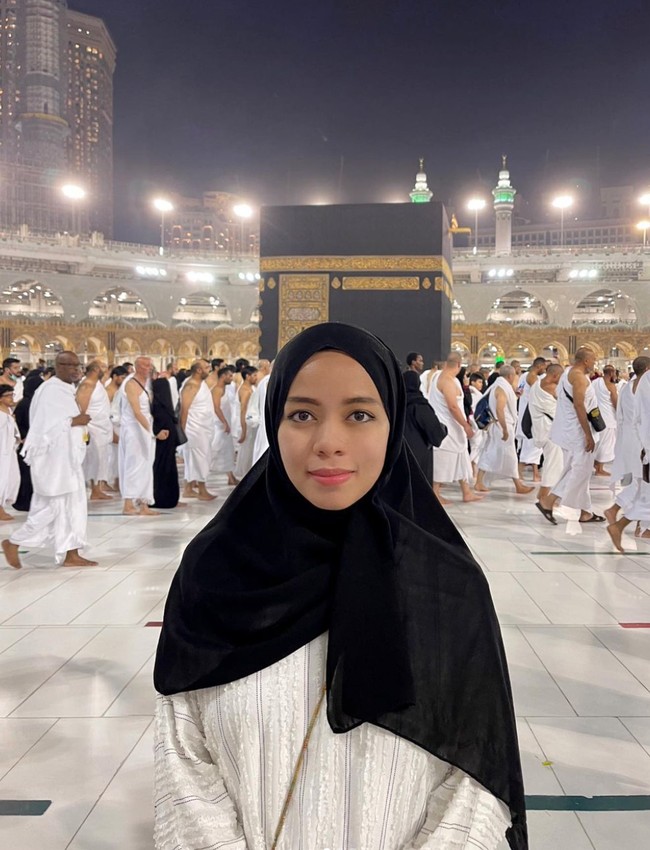 Adik perempuan Atta Halilintar, Sohwa Halilintar belakangan sempat menjadi perbincangan karena dirinya dijodoh-jodohkan oleh warganet dengan kakak Fadil Jaidi yang merupakan seorang dokter calon spesialis jantung. Karena hal itu sosok Sohwa pun jadi disorot. Foto: Instagram/@sohwahalilintar