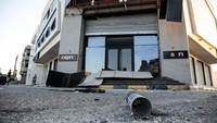 Misrata adalah kota kelahiran kedua perdana menteri yang bersaing untuk menguasai apa yang tersisa dari pemerintah pusat. Bentrokan melibatkan satu milisi yang setia kepada pemerintah persatuan Perdana Menteri Abdulhamid Dbeibah melawan satu lagi yang setia kepada saingannya Fathi Bashagha.