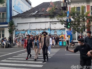 Demam Citayam Fashion Week di Empat Kota Jatim Tuai Beragam Respons