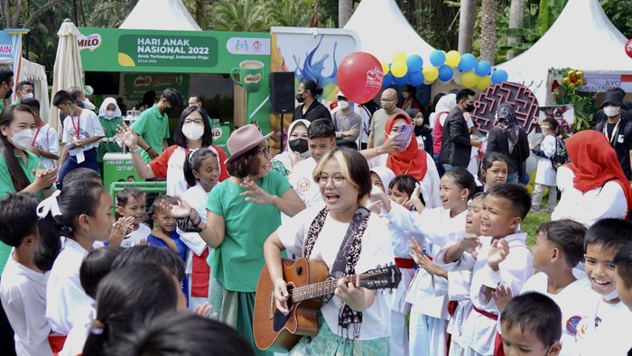 Wujudkan Anak Indonesia Tangguh di HAN 2022 Nestle Indonesia melalui Milo terus bertekad turut mewujudkan generasi masa depan Indonesia. Salah satunya dengan memberikan dukungan pada puncak Hari Anak Nasional 2022 bertema Anak Terlindungi, Indonesia Maju.