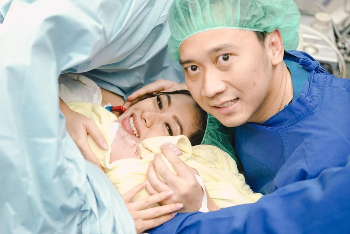 10 Momen Manis Aliya Rajasa Saat Kompak Kulineran Bareng Keluarga