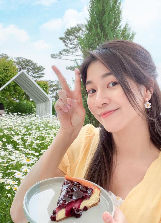 Hingga saat ini Amelia Tantono sudah berhasil memperoleh pengikut Instagram sebanyak 313 ribu. di Instagramnya Amelia tampak cukup aktif dan sering membagikan foto-foto dan video dirinya. Foto: Instagram/@amelia_tantono