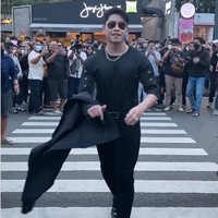 Athalla NaufalAktor yang merupakan anak dari Vena Melinda ini memilih bergaya bak cowok mamba di Citayam Fashion Week. Fenomena yang jadi viral di media sosial tersebut tampaknya membuat Athalla ingin ikut pamer gaya. Akhirnya kesampean ke citayem fashion week…, tulisnya di Instagram.Foto: Instagram