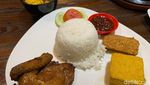 Gurih Krenyes! Ayam Bulungan Langganan Jokowi hingga Raditya Dika