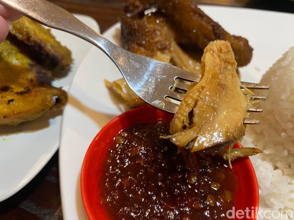 Ayam Bulungan : Legit Gurih Ayam Goreng Legendaris Favorit Jokowi dan Raditya Dika