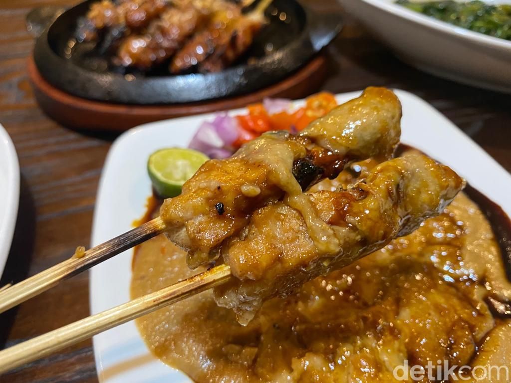 Ayam Bulungan : Legit Gurih Ayam Goreng Legendaris Favorit Jokowi dan Raditya Dika