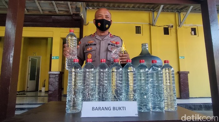Barang bukti miras yang disita dari penjual