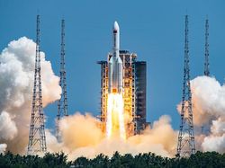 Foto Ini Merekam Peluncuran Modul Wentian China yang Bersejarah