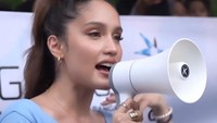 Cinta Laura juga pernah datang ke Citayam Fashion Week sebelum akhirnya dibubarkan. Foto: Instagram: @claurakiehl