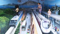 Seorang ibu mengajak anaknya berpose di atas mural dengan tema transportasi massal di China.