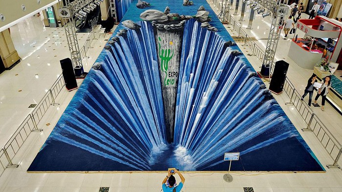 Deretan Mural 3D Ini Bikin Anda Terkagum-kagum Seni mural tiga dimensi semakin mendapat tempat dan perhatian dari sejumlah masyarakat. Nah, seperti apa penampakannya?