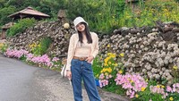 Ternyata dibalik kesehariannya sebagai YouTuber, Amelia Tantono juga memiliki bakat terpendam. Dirinya bahkan pernah menjadi aktris dalam salah satu drama Korea Selatan berjudul Lunch Box bersama aktor bernama Ji Soo. Foto: Instagram/amelia_tantono