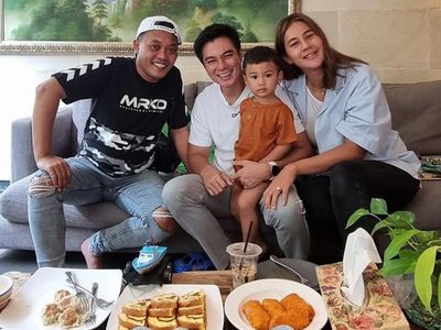 Intip Keseruan Baim Wong dan Paula Saat Makan Bareng Selebriti