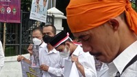 Sebanyak 3.972 guru honorer yang tergabung dalam GPLG belum mendapatkan kepastian penempatan mengajar. Endri Lesmana mendorong agar pemerintah memberikan penjelasan.