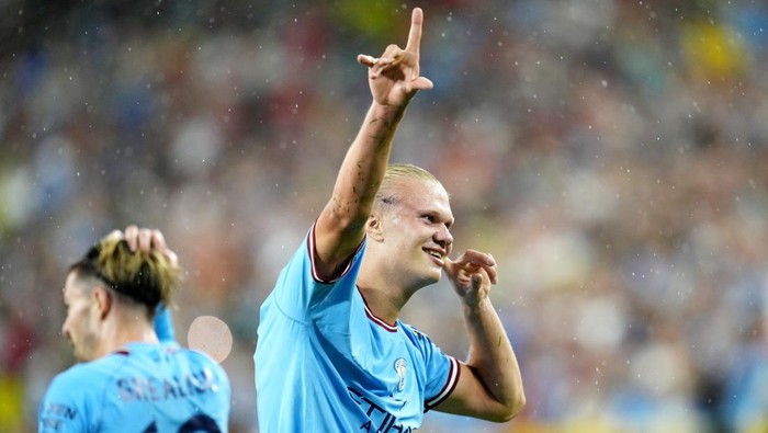 GREEN BAY, WISCONSIN - JULY 23: Erling Haaland of Manchester City celebrates after scoring their teams first goal  during the pre-season friendly match between Bayern Munich and Manchester City at Lambeau Field on July 23, 2022 in Green Bay, Wisconsin. (Photo by Matt McNulty - Manchester City/Manchester City FC via Getty Images)