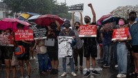 Marcos Jr (64) memenangkan pemilihan presiden bulan Mei lalu dengan telak dalam pemilu Mei lalu.  Suara pemilih merupakan yang  terbesar sejak mendiang ayahnya digulingkan dalam pemberontakan rakyat pada 1986.
