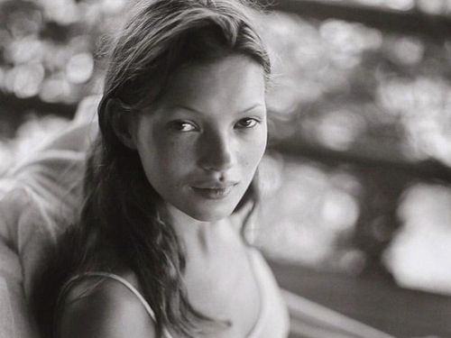 Kate Moss Ungkap Masa Terkelam di Hidupnya