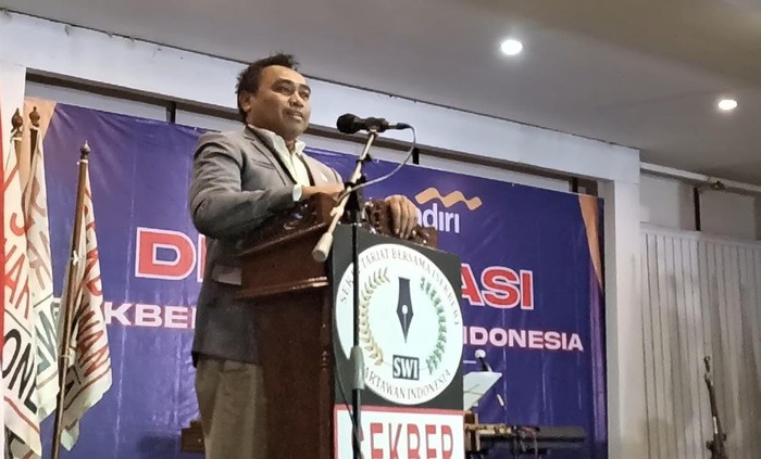 Ketua Umum Sekber Wartawan Indonesia, Maryoko Aiko membuka Deklarasi dan Rakernas SWI di Bogor