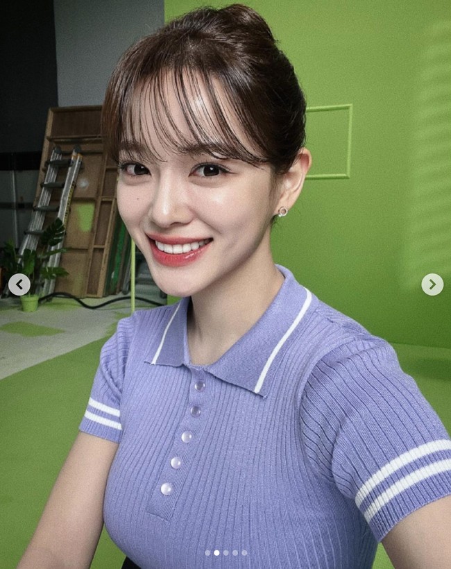 “Aku tampil di KPop Star di usia muda. Aku menyadari beberapa komentar yang mengatakan bahwa aku cantik tapi aku harusnya menunggu hingga bengkaknya berkurang. Padahal itu adalah mata alamiku,” ungkap Kim Sejeong. Foto: dok. Instagram @clean_0828