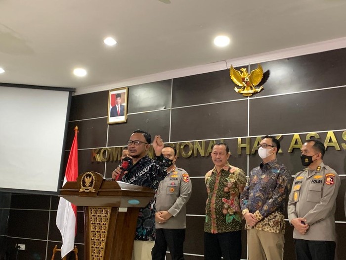 Komisioner Komnas HAM Choirul Anam memberikan penjelasan soal autopsi Brigadir Yoshua.