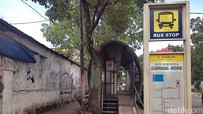 Kondisi Halte TMB di Bandung