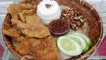 Kriuk Renyah! 20 Nasi Kulit Ayam Rp 20 Ribuan Ada di Sini