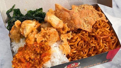 Kriuk Renyah! 20 Nasi Kulit Ayam Rp 20 Ribuan Ada di Sini