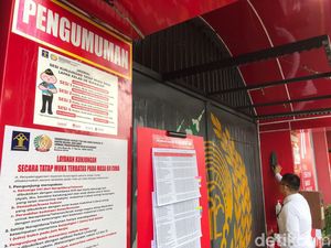 Gembiranya Wanita Sukabumi Bisa Jenguk Suaminya Lagi di Lapas