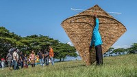 Layang-layang Kaghati Kolope merupakan layangan purba yang diklaim sudah ada sejak awal hadirnya manusia di Kabupaten Muna, Sulawesi Tenggara.