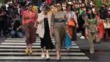Mayangsari Tenteng Tas Branded Ikutan Citayam Fashion Week