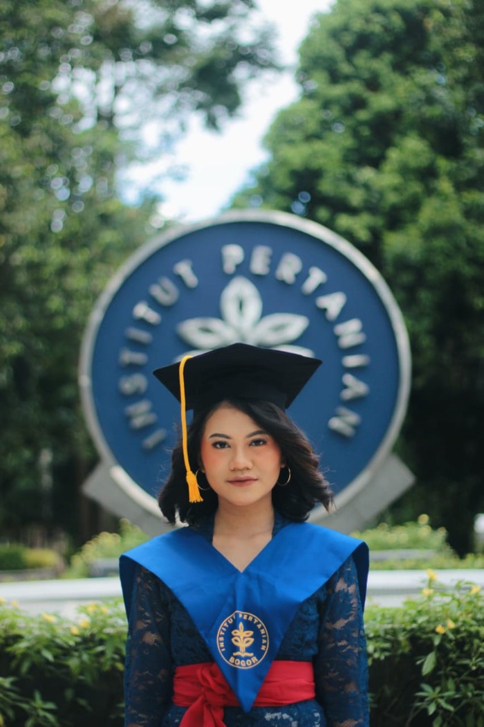Nitya Ade Santi mengukir sejarah Fakultas Kehutanan IPB dengan menjadi doktor termuda di usia 25 tahun