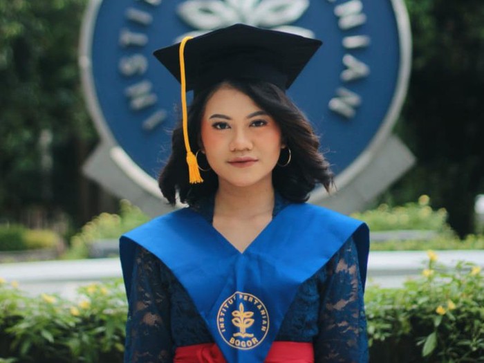 Nitya Ade Santi mengukir sejarah Fakultas Kehutanan IPB dengan menjadi doktor termuda di usia 25 tahun