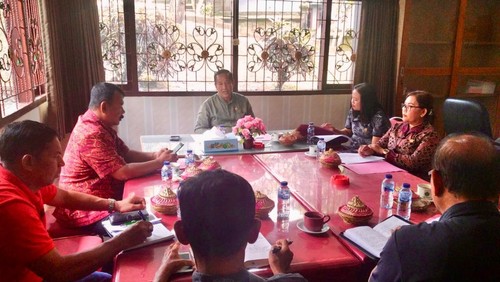 Pansus III DPRD Tabanan saat melakukan pembahasan ranperda Perlindungan dan Pemenuhan Hak Penyandang Disabilitas, Senin (25/7/2022).