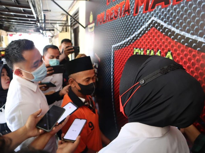 Pelaku poencabulan anak di Mataram dibekuk Polresta Mataram, Senin (25/7/2022).