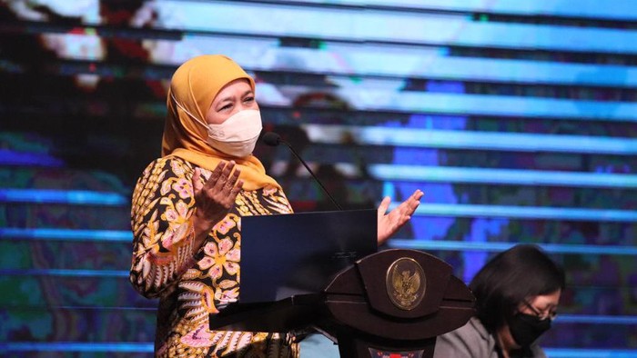Ribuan mahasiswa yang tergabung dalam Badan Kerjasama Perguruan Tinggi Kristen di Indonesia (BK-PTKI) Seluruh Indonesia menghadiri Seminar Indonesia Emas 2045 di UK Petra Surabaya.