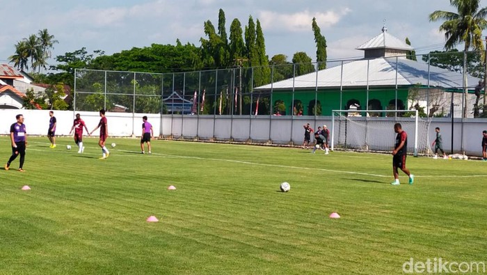 PSM Makassar latihan di Stadion Kalegowa