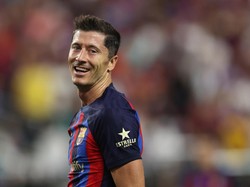 Robert Lewandoswki dilepas Bayern Munich ke Barcelona dengan harga 45 juta Euro pada Juli 2022, saat usianya 33 tahun. Masih perlu dinanti apakah kariernya di Spanyol akan berjalan sukses atau justru sebaliknya. Foto: Getty Images/James Williamson - AMA