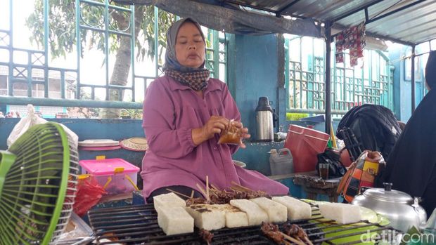 Sate Maranggi Tata di Subang.