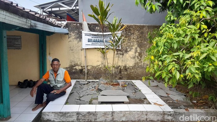 Situs Pohon Hanjuang di Cirebon.