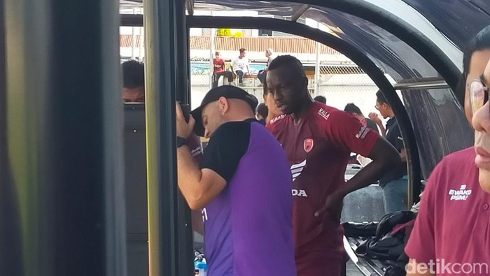 Striker Naturalisasi Donald Bissa mengikuti seleksi di PSM Makassar