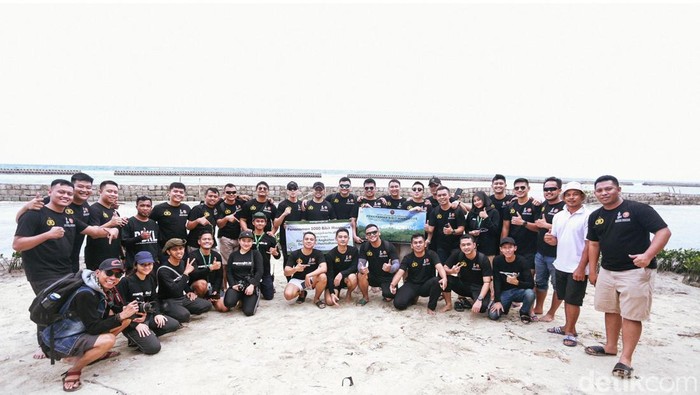 Alumni Akademi Kepolisian (Akpol) Angkatan 2017 Detasemen Hastadharana melakukan penanaman 5.000 bibit pohon mangrove di Pulau Tidung Besar, Kepulauan Seribu. Aksi bervisi lingkungan tersebut sekaligus untuk memperingati 5 tahun masa bakti Alumni Akpol 2017 dan  mendukung salah satu program G20 bidang lingkungan.