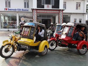 Brummm... Moge Jadul Ini Dimodif Jadi Becak Motor di Siantar